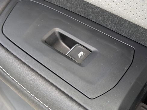 New 2026 Volkswagen Atlas Cross Sport SEL R-Line image 36