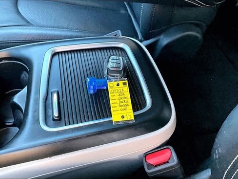 Used 2022 Chrysler Pacifica Touring-L image 33