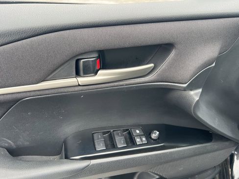 Used 2025 Toyota Camry LE image 8