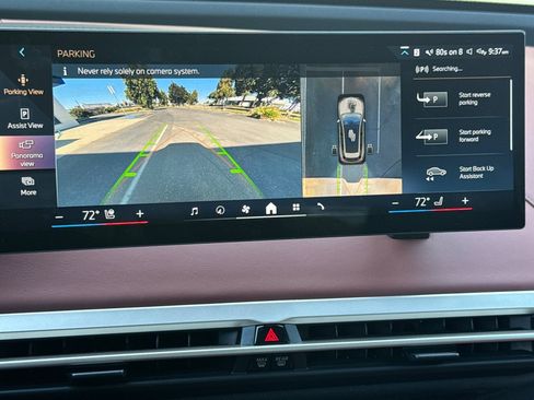 Used 2024 BMW iX xDrive50 w/ Sport Package AWD/4WD image 27