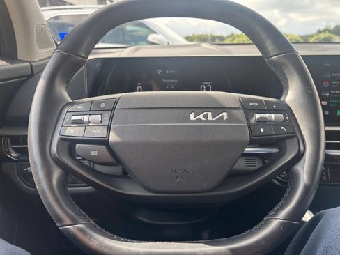 Used 2026 Kia Sportage LX FWD image 27
