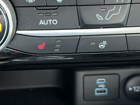Used 2022 Ford Escape SE w/ Cold Weather Package FWD image 27