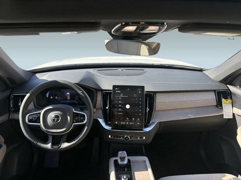 New 2026 Volvo XC90 B6 Plus w/ Protection Package Premier image 15