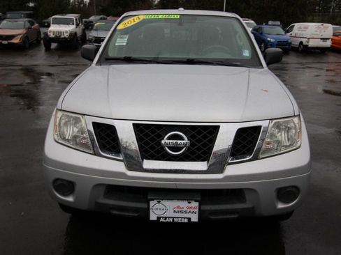 Used 2014 Nissan Frontier SV image 8