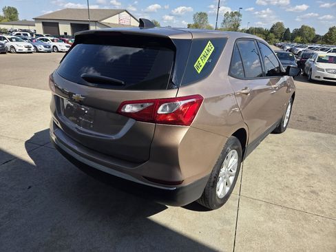 Used 2018 Chevrolet Equinox LS image 5