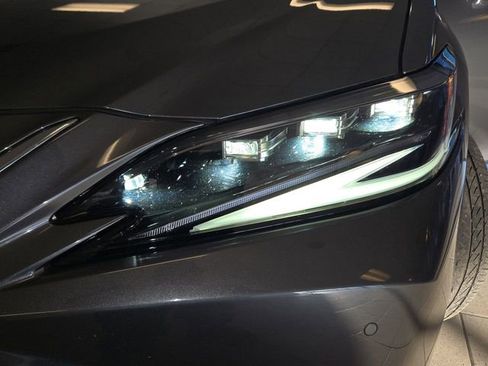 Used 2025 Lexus ES 350 Ultra Luxury image 29