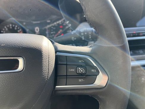 Used 2024 Jeep Compass Latitude image 36