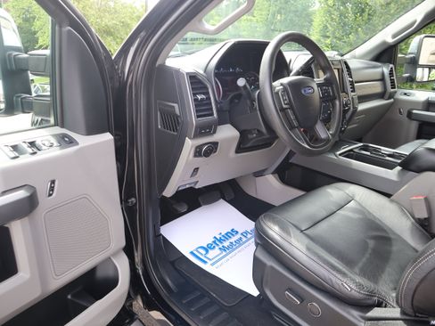 Used 2019 Ford F350 XLT w/ XLT Premium Package AWD/4WD image 3