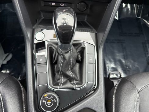 Used 2023 Volkswagen Taos SE w/ Panoramic Sunroof Package image 20