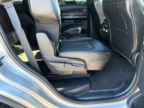 Used 2021 Ford Expedition Limited image 15