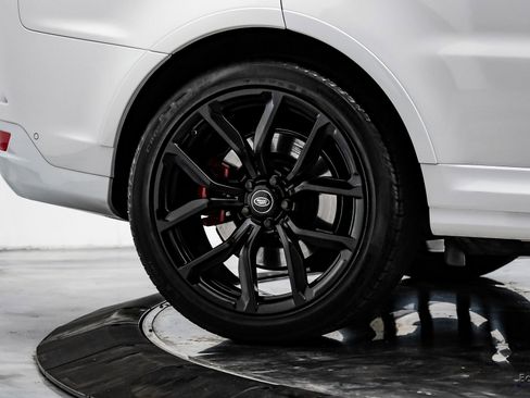 Used 2020 Land Rover Range Rover Sport SVR image 95