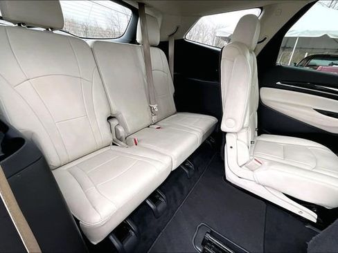 Used 2023 Buick Enclave Essence image 26