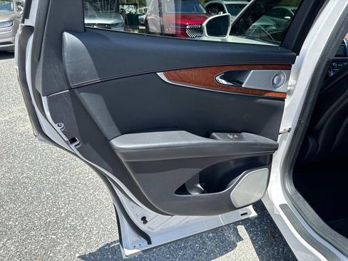 Used 2019 Lincoln Nautilus Black Label image 13