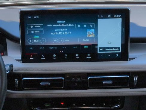 Used 2021 Lincoln Nautilus FWD w/ Equipment Group 101A image 18