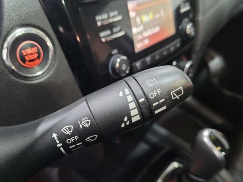 Used 2017 Nissan Rogue SV image 43