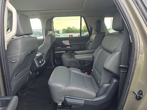 Used 2025 Ford Expedition Max Active RWD image 6