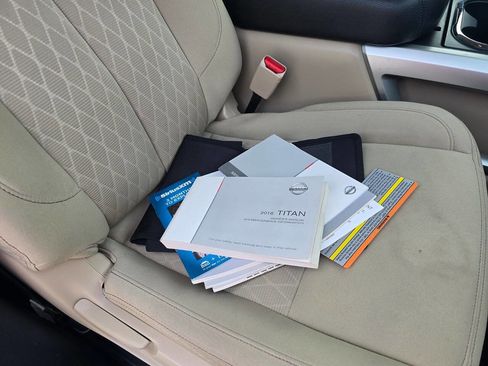 Used 2016 Nissan Titan SV image 32