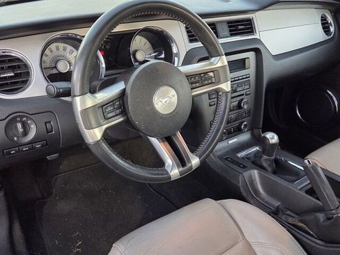 Used 2012 Ford Mustang Premium image 9