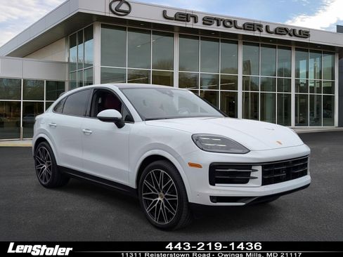 Used 2024 Porsche Cayenne Coupe image 1