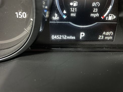 Used 2019 Land Rover Discovery Sport HSE image 25