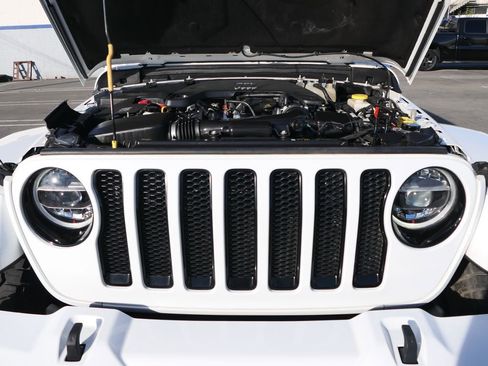 Used 2020 Jeep Wrangler Unlimited Sahara image 26