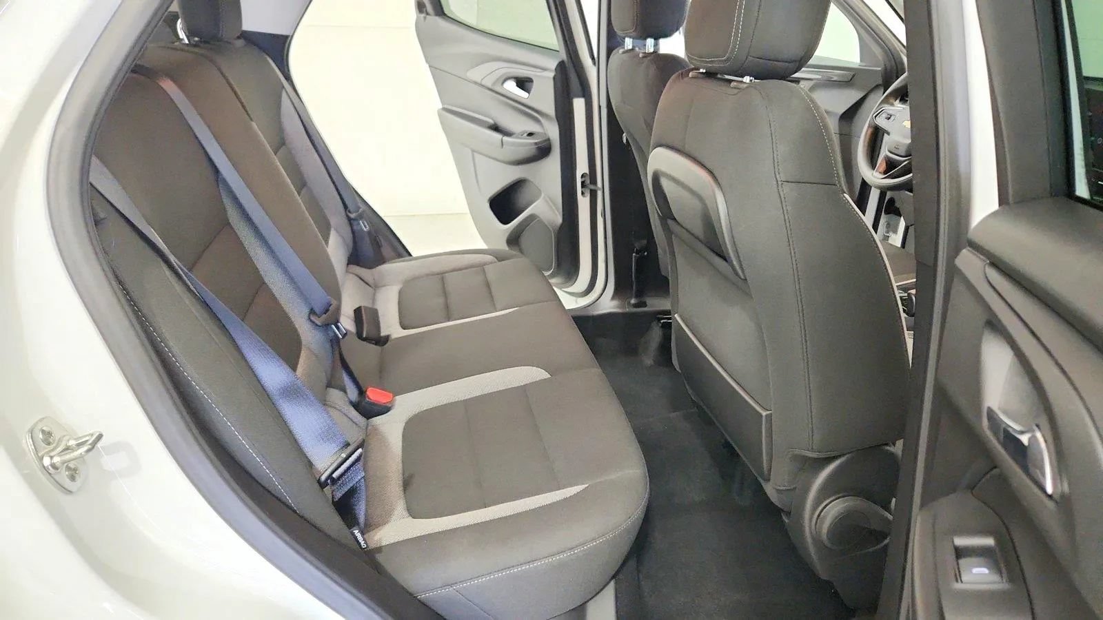 Used 2025 Chevrolet TrailBlazer LT AWD/4WD image 30