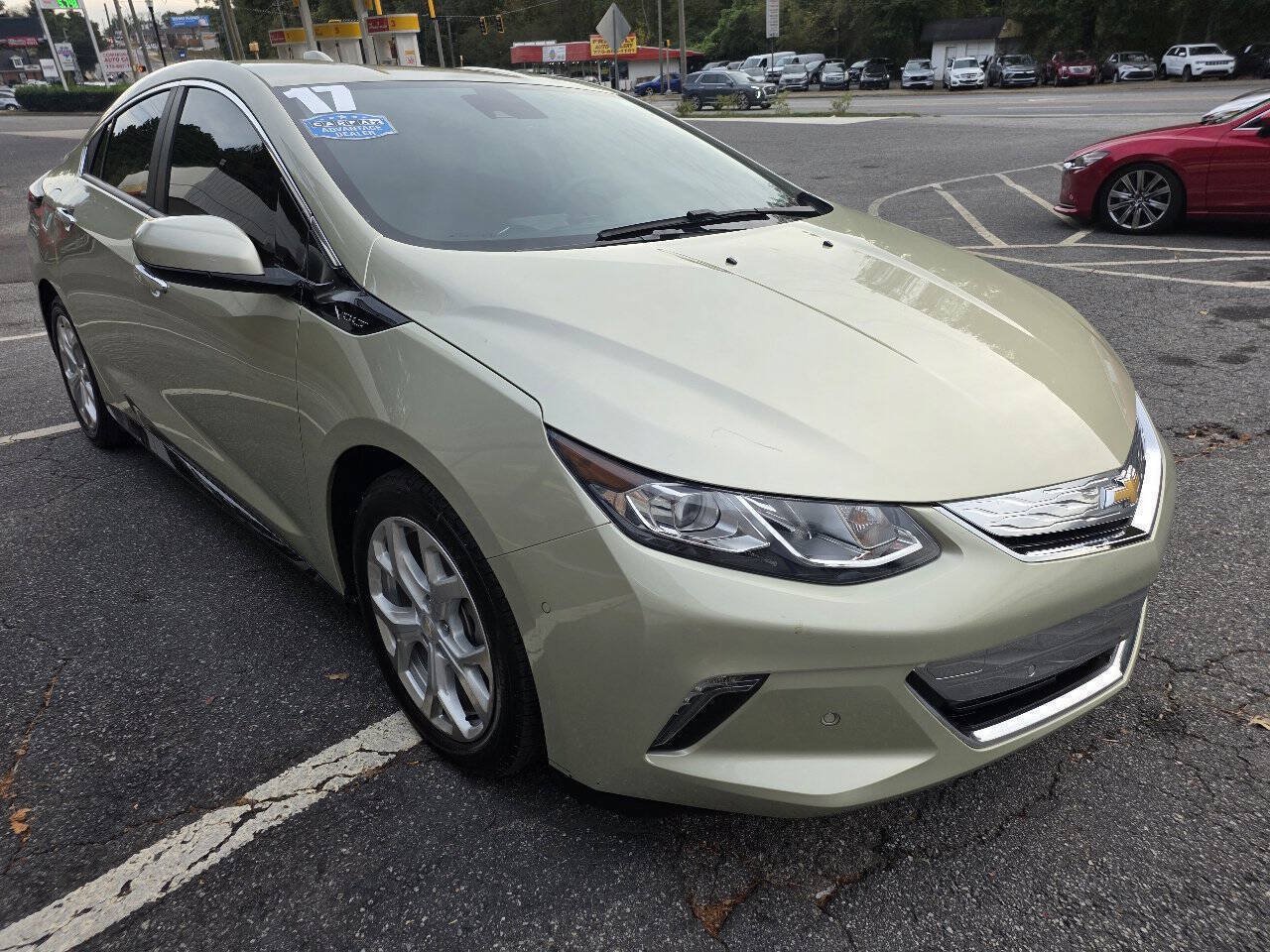 Used 2017 Chevrolet Volt Premier w/ Driver Confidence II Package FWD image 8