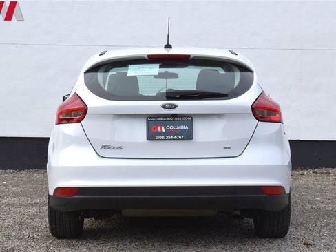 Used 2018 Ford Focus SE w/ Cold Weather Package image 4