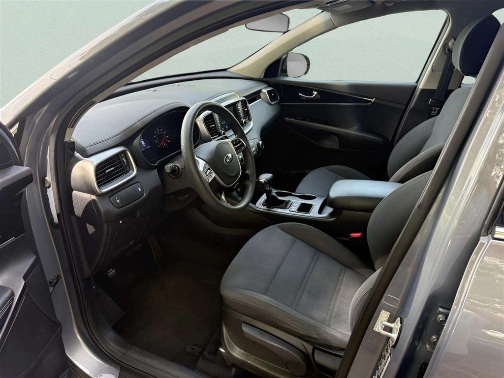 Used 2020 Kia Sorento L FWD image 9