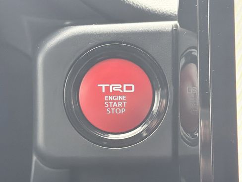 Used 2024 Toyota Tacoma TRD Sport w/ TRD Sport Upgrade Package image 28