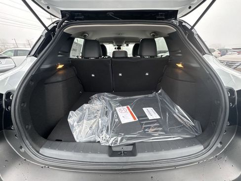 New 2025 Nissan Kicks SR image 23