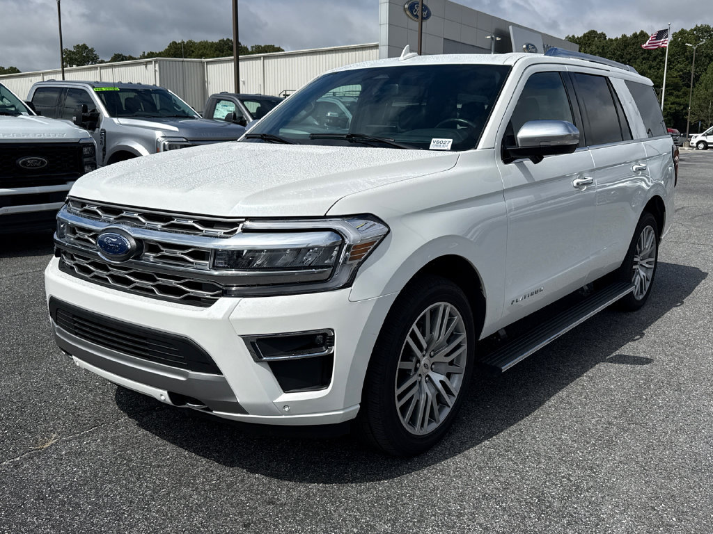 Used 2023 Ford Expedition Platinum AWD/4WD image 3