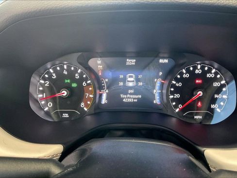 Used 2025 Jeep Compass Limited AWD/4WD image 7