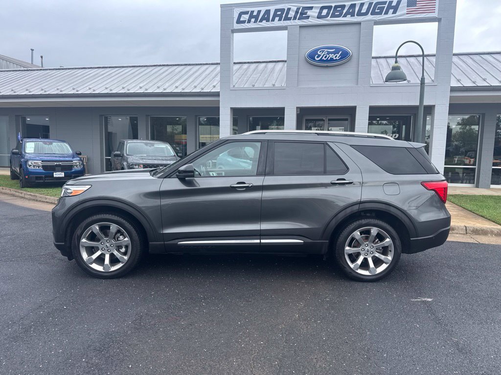 Certified 2020 Ford Explorer Platinum w/ Premium Technology Package AWD/4WD image 2