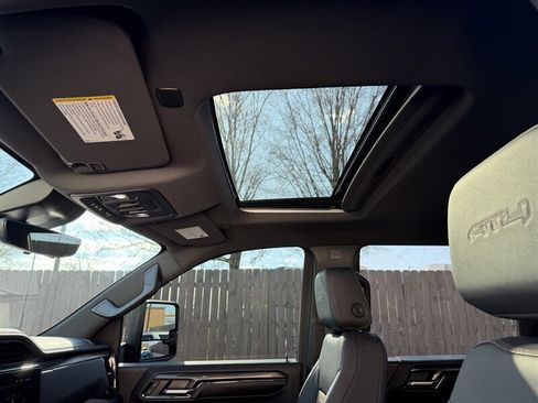 Used 2024 GMC Sierra 3500 AT4 w/ AT4 Premium Plus Package image 28