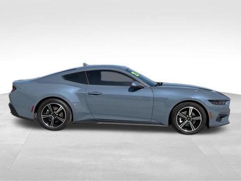 Used 2025 Ford Mustang Coupe RWD image 3