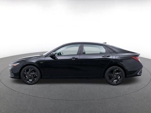 Used 2026 Hyundai Elantra Sport FWD image 5