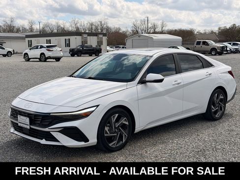 Used 2024 Hyundai Elantra Limited image 3