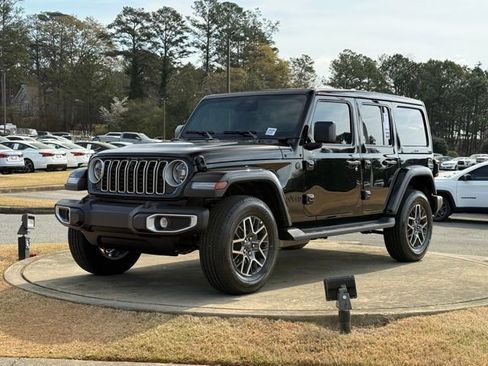 New 2026 Jeep Wrangler Unlimited Sahara AWD/4WD image 3