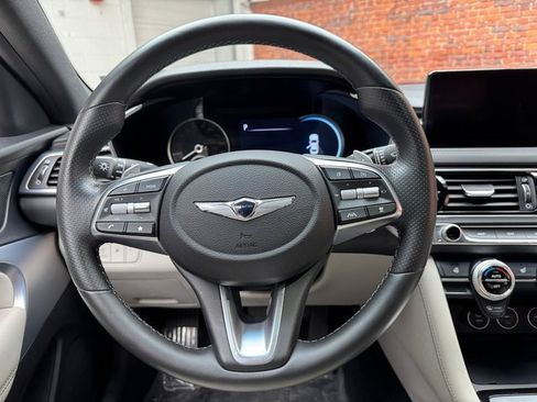 Used 2023 Genesis G70 2.0T image 14