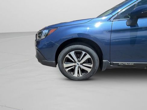 Used 2019 Subaru Outback 2.5i Limited AWD/4WD image 32