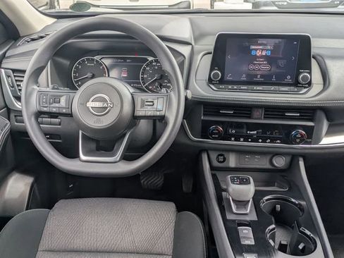 Used 2024 Nissan Rogue SV FWD image 30