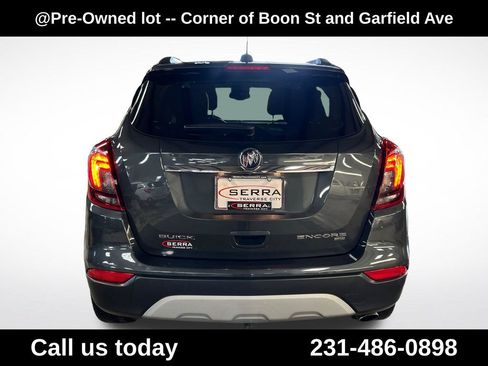 Used 2018 Buick Encore Essence w/ Experience Buick Package AWD/4WD image 4