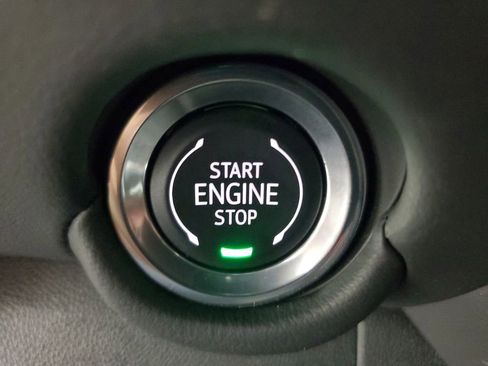 Used 2025 Chevrolet Suburban LS image 19