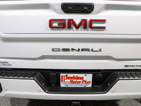 Used 2022 GMC Sierra 3500 Denali image 8