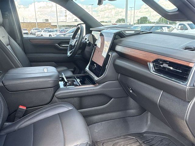 Certified 2026 GMC Yukon XL Denali w/ Denali Reserve Package AWD/4WD image 29