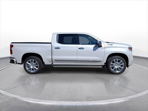 Used 2022 Chevrolet Silverado 1500 High Country w/ High Country Premium Package image 9