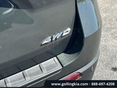 Used 2022 Ford Explorer XLT w/ Equipment Group 202A AWD/4WD image 9