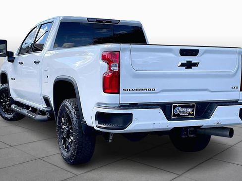 Used 2023 Chevrolet Silverado 2500 LTZ w/ LTZ Plus Package image 12