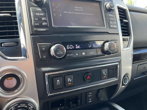 Used 2017 Nissan Titan SV image 20